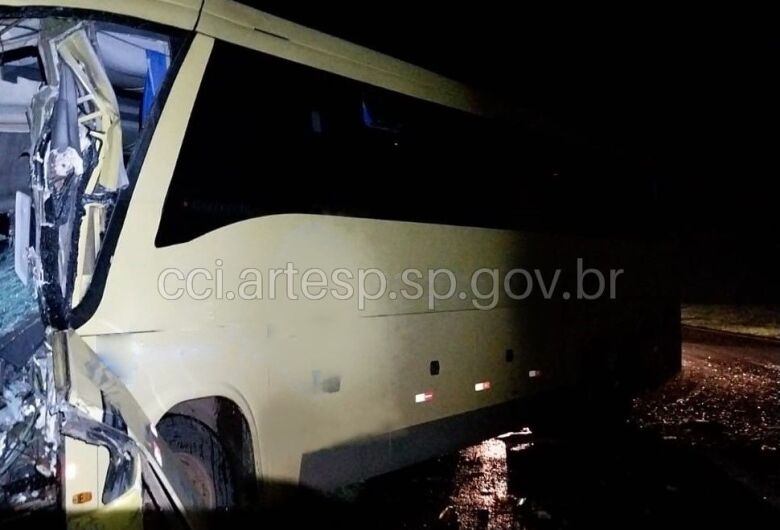 Grave acidente na Rodovia SP-330 deixa um morto e quatro feridos