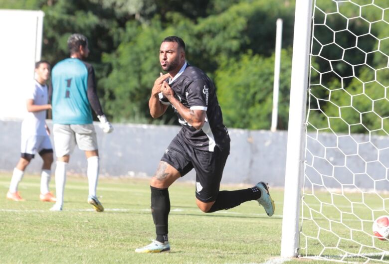 Jogador experiente é a 12ª contratação do Grêmio