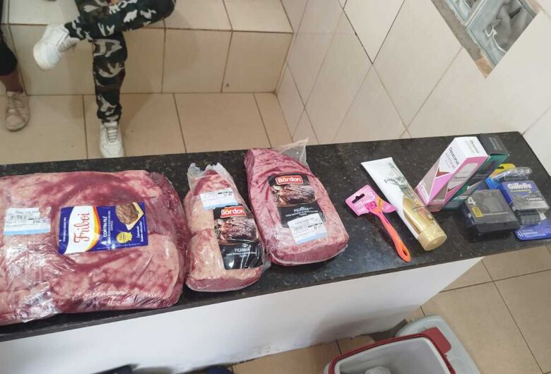 Casal é flagrado furtando picanha em São Carlos