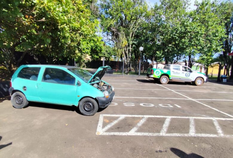 Veículo de origem suspeita é apreendido no Jardim Embaré