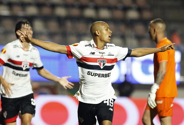 São Paulo vence a Lusa com gol nos acréscimos