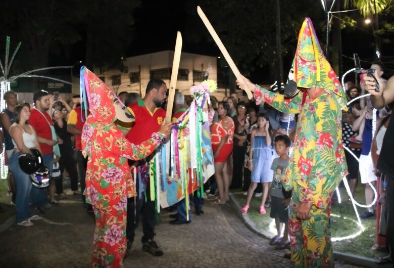 Folia de Reis encerra o Natal de Luzes em Ibaté