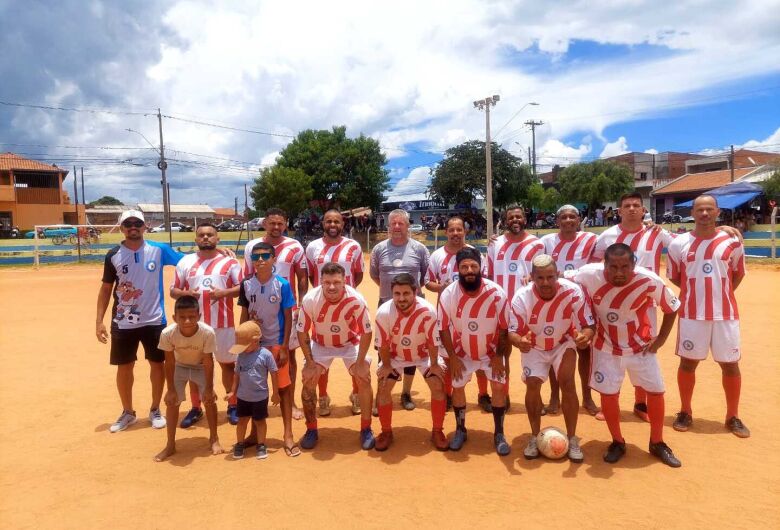 Desportivo Central goleia e assume a liderança no Raspadão