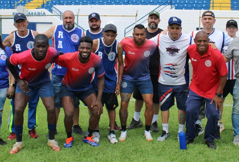 Sem “bola na trave” e apostando em “final feliz” Lobo começa caminhada na A4