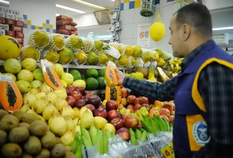 Preço das frutas registra alta de até 300% em 2024