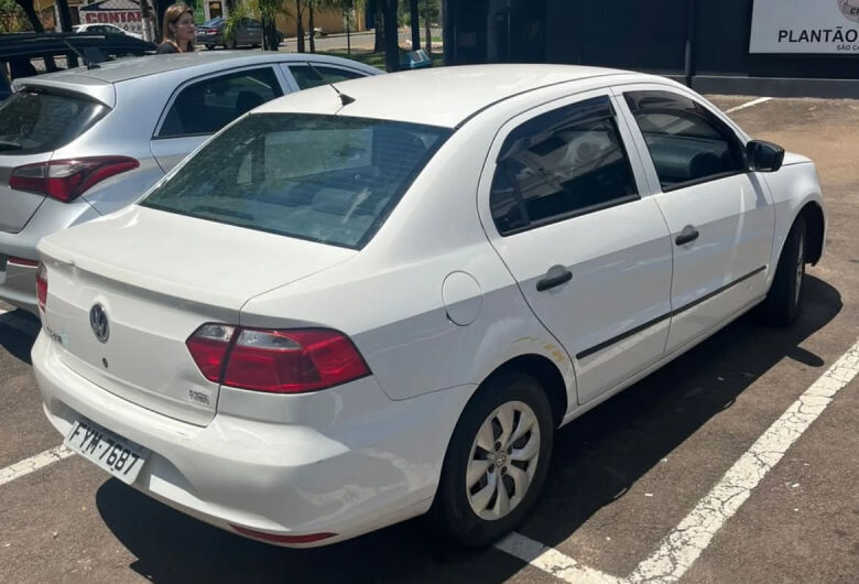 Polícia Militar de São Carlos recupera carro furtado 