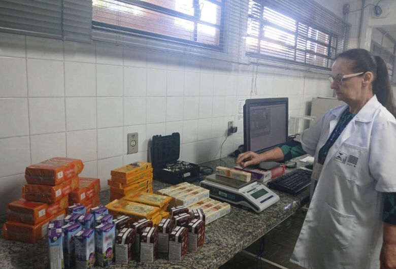 Ipem-SP encontra irregularidades em produtos consumidos por crianças em idade escolar em São Carlos