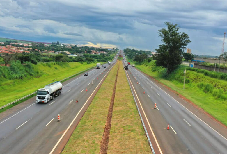 Eixo SP conclui 20 km de terceira faixa na Washington Luís