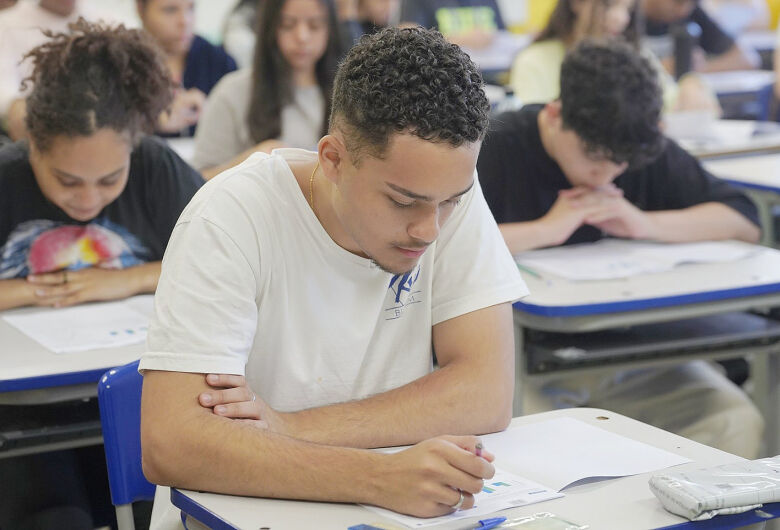 Estudantes do Ensino Médio já podem conferir notas do Provão Paulista 2024