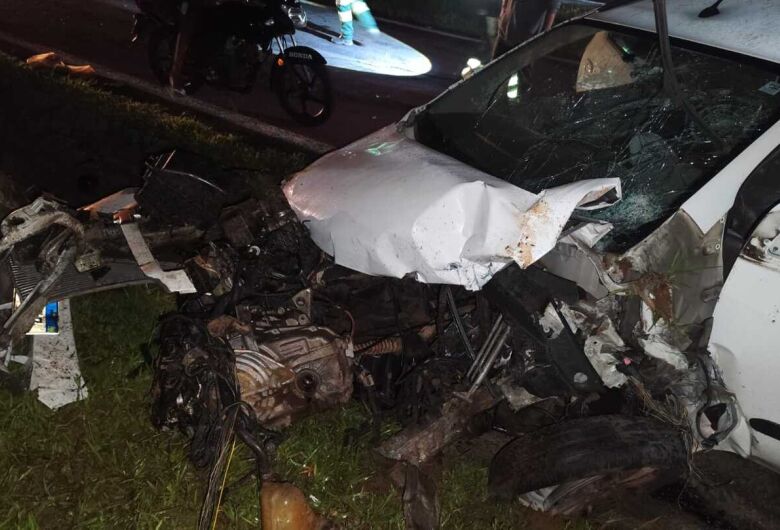 Motorista sofre mal súbito e bate em guard rail em alça de acesso da Washington Luiz