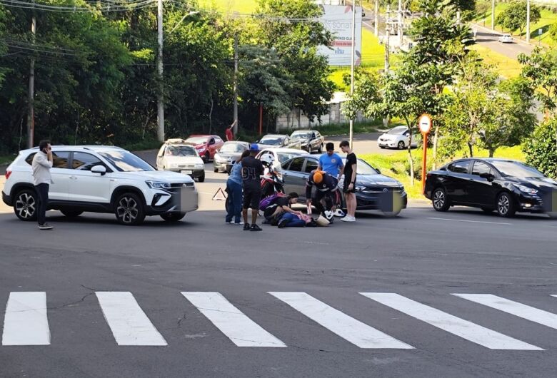 Ao sair do shopping, mulher é atropelada e sofre trauma na cabeça