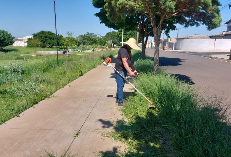 Moradores se unem para revitalizar praça no bairro Jardim de Cresci