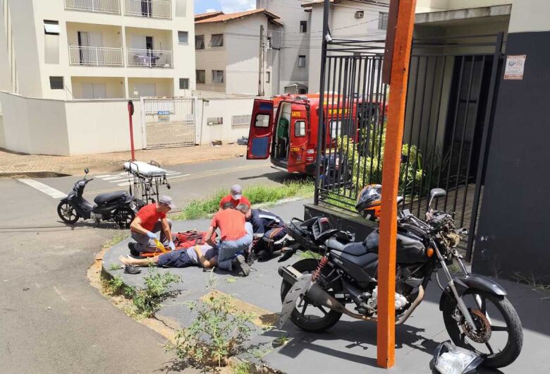 Colisão entre duas motos deixa um ferido no Jd. Alvorada