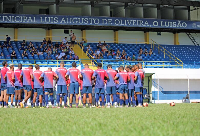 Restando três dias para a estreia na A4, Grêmio realiza treino aberto