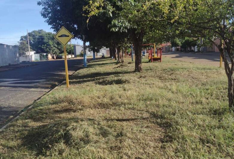 Moradores se unem para revitalizar praça em Santa Eudóxia