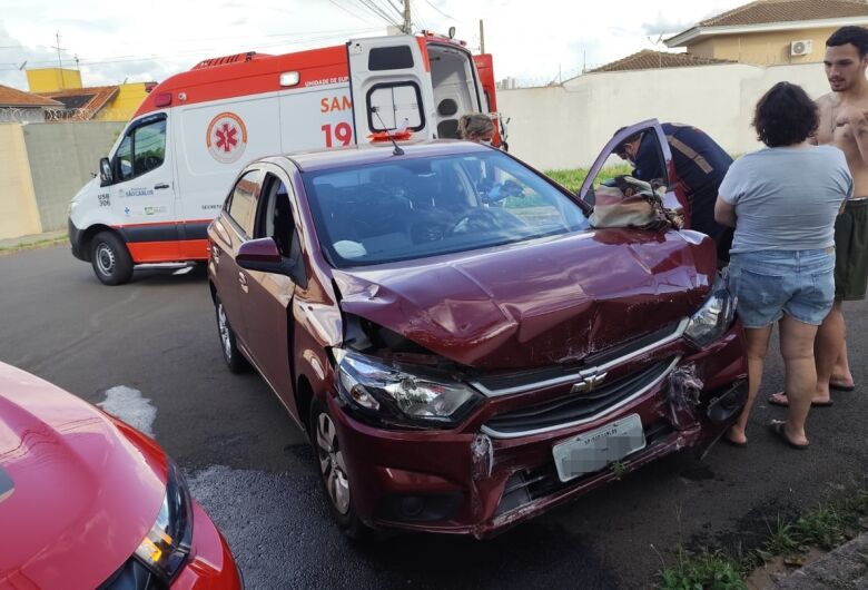 Motorista perde o controle e bate em muro de residência no Planalto Paraíso