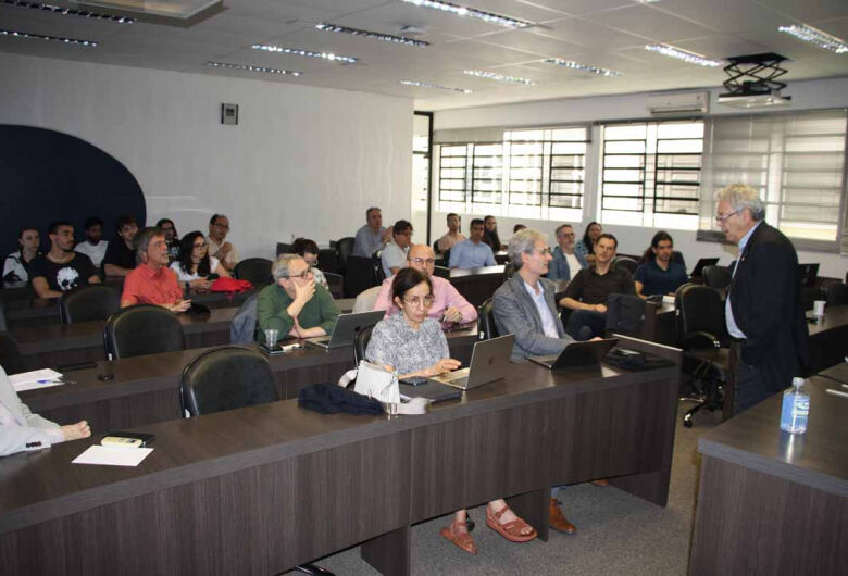 IFSC São Carlos recebe visita de dirigentes franceses