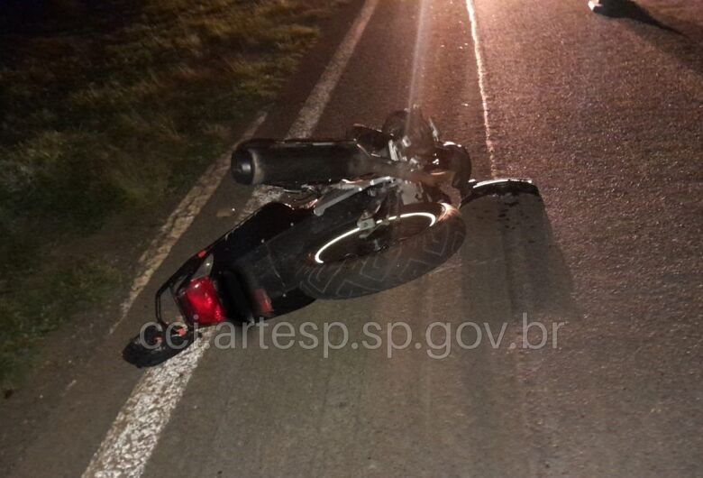 Motorista na contramão mata motociclista na SP-326