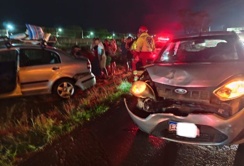 Engavetamento com quatro veículos é registrado na SP-310 em Ibaté