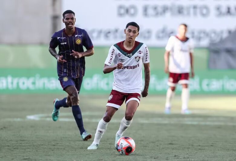 São-carlense Isaque volta a treinar com bola e fica mais próximo de voltar a jogar pelo Fluminense  