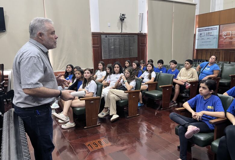 Oca dos Curumins participa do Projeto Visite a Câmara
