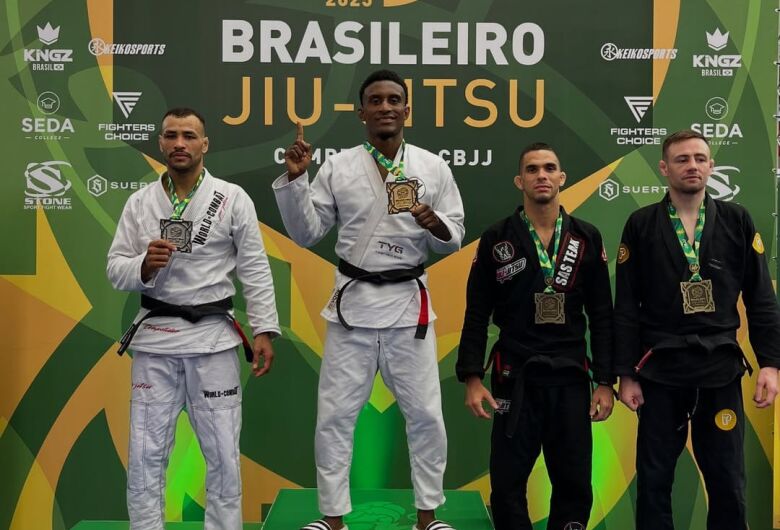 Leandro Camilo conquista medalha de prata no Campeonato Brasileiro de Jiu-Jítsu 2025