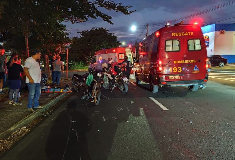 Colisão entre duas motos deixa três feridos no Jardim Ricetti