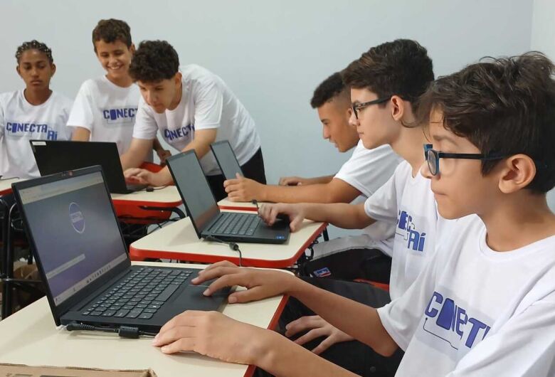 Analândia recebe oficina gratuita que ensina jovens a criarem jogos eletrônicos