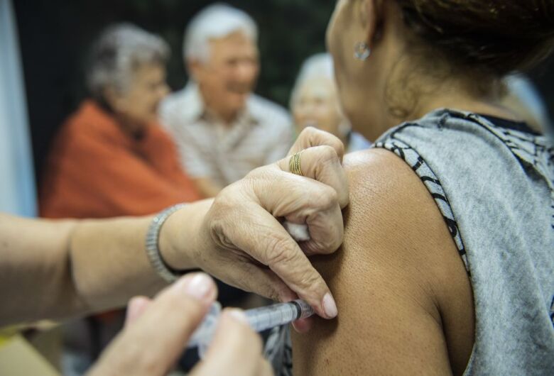 Gripe é a principal causa de mortes por SRAG em idosos, alerta Fiocruz