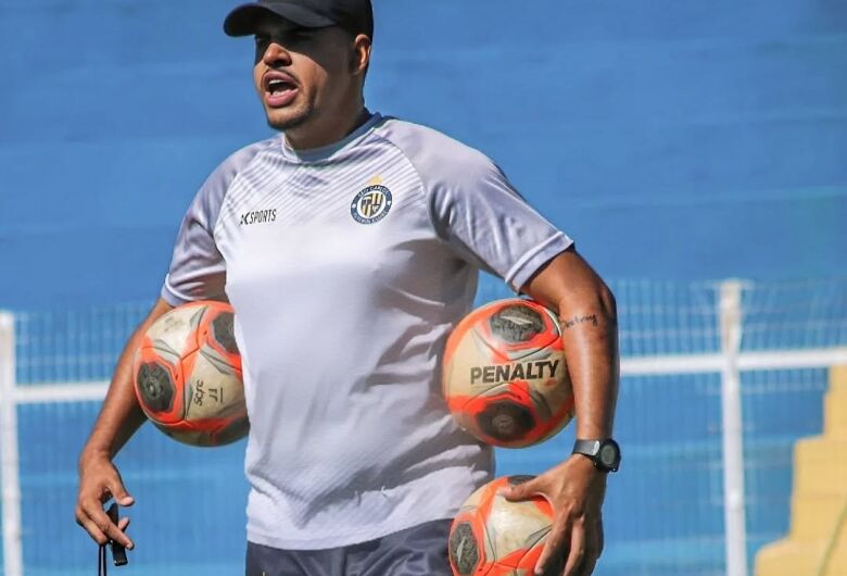 Rafael Bastos comanda o sub20 do São Carlos no Paulista