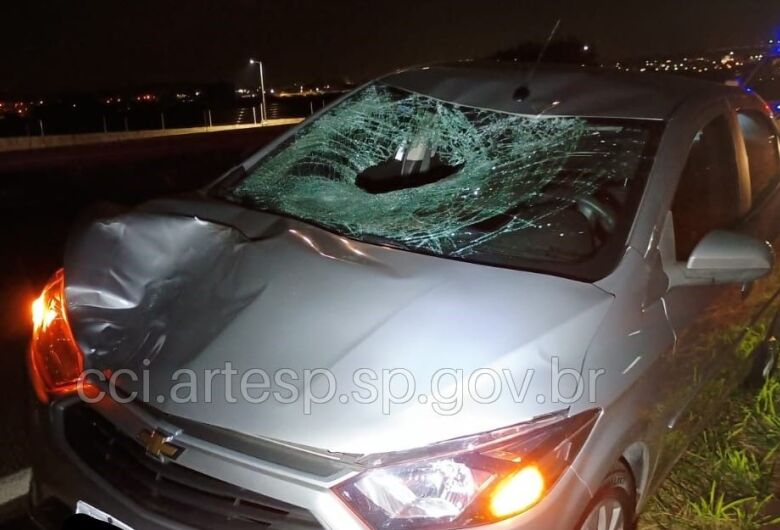 Pedestre morre atropelado por carro na Washington Luís