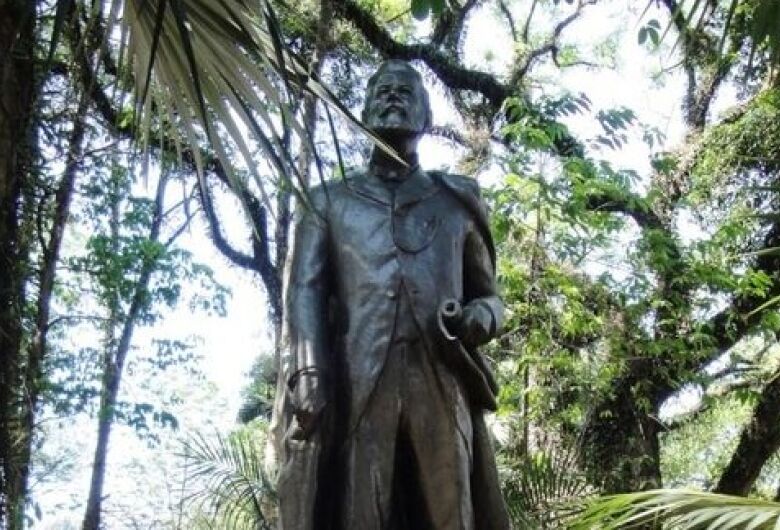 Câmara aprova projeto de lei que proíbe homenagens a personagens históricos ligados à escravidão