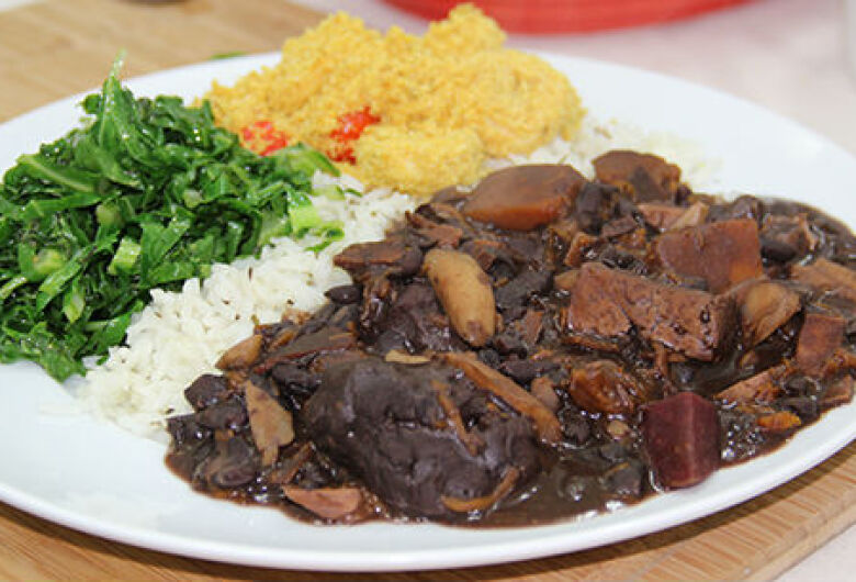 Feijoada vegana da Luz dos Bichos: um sabor que protege vidas