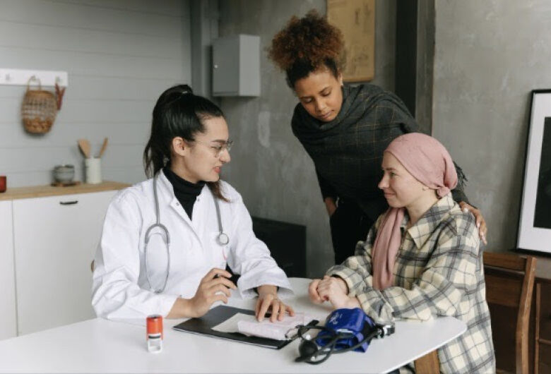Pesquisa da UFSCar investiga habilidades de cuidadores de pacientes oncológicos