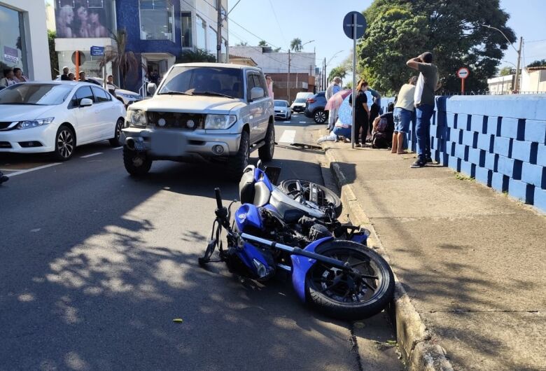 Acidente termina em atropelamento no centro de São Carlos