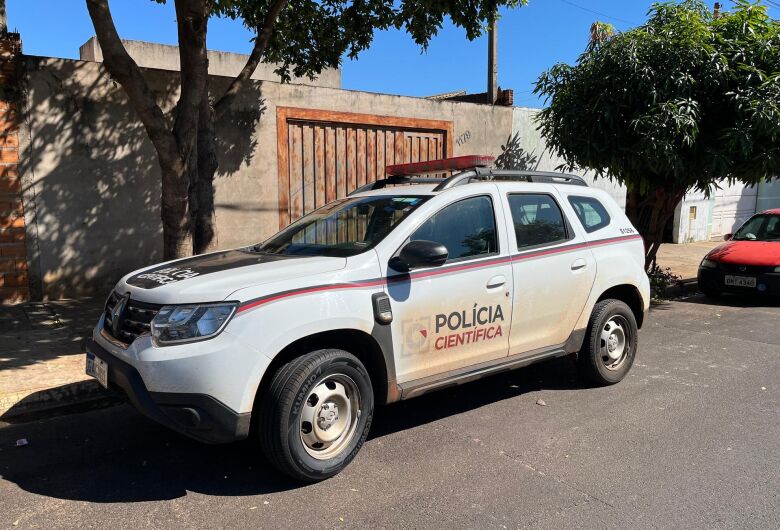 Briga em bar termina com dois esfaqueados