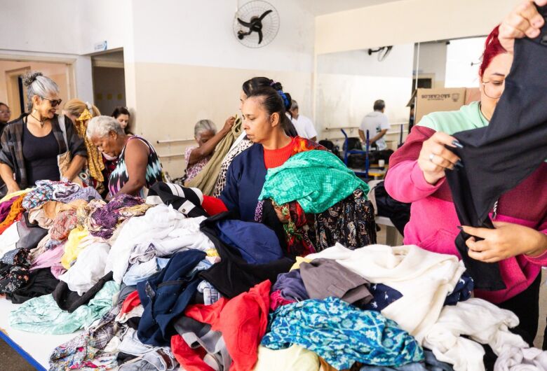Caminhão com doações de roupas do FSS estará em Água Vermelha na próxima 2ª