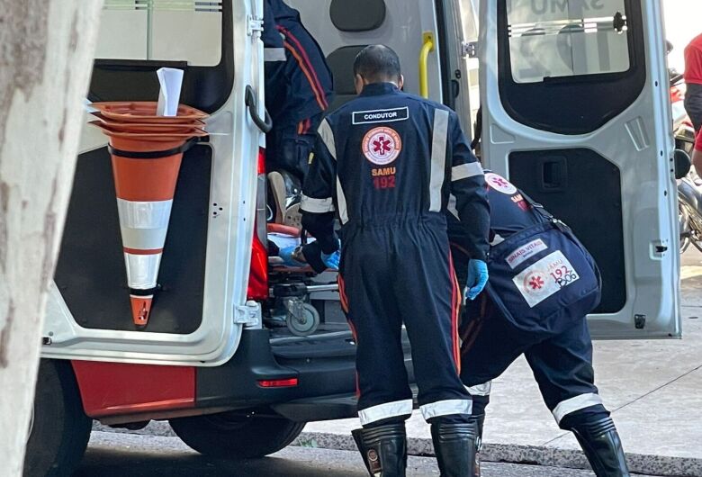 Idoso é sofre traumatismo craniano ao cair de escada na Vila Prado 