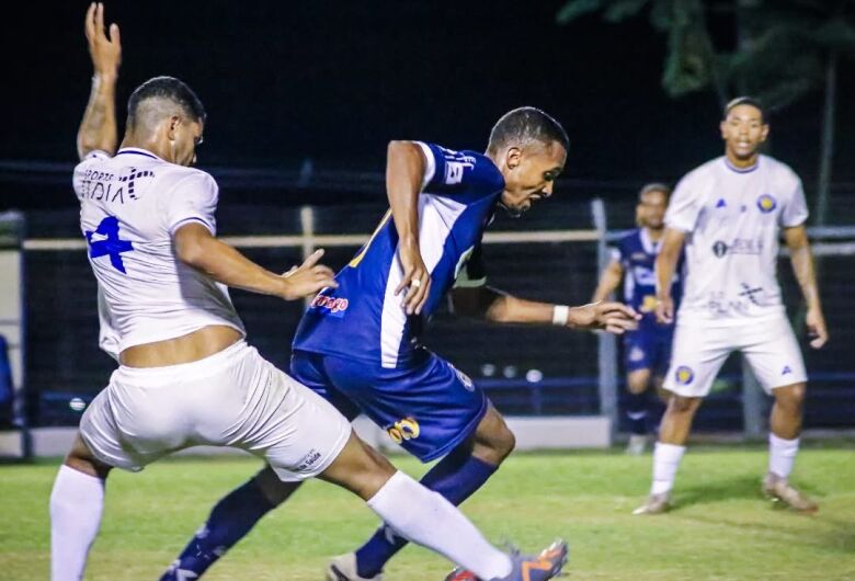 São Carlos cede empate nos acréscimos e perde chance de vitória em casa