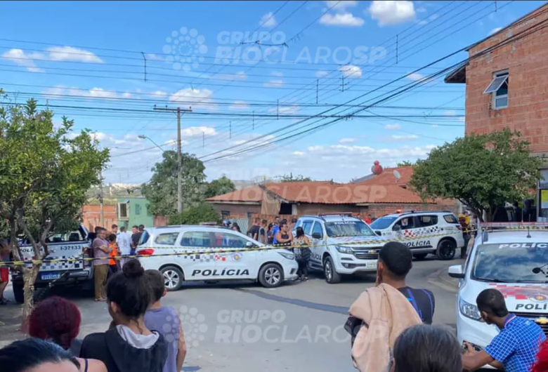 Dois homens são mortos a tiros em cidade da região 