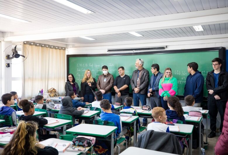 Alunos da rede municipal de ensino são treinados para identificar AVC