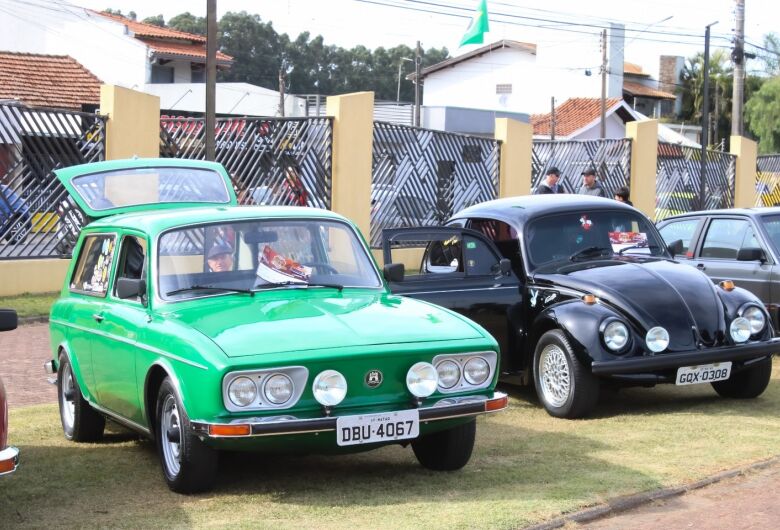 Ibaté celebra 132 anos com sucesso do 1º encontro de carros antigos  com mais de 170 veículos expostos