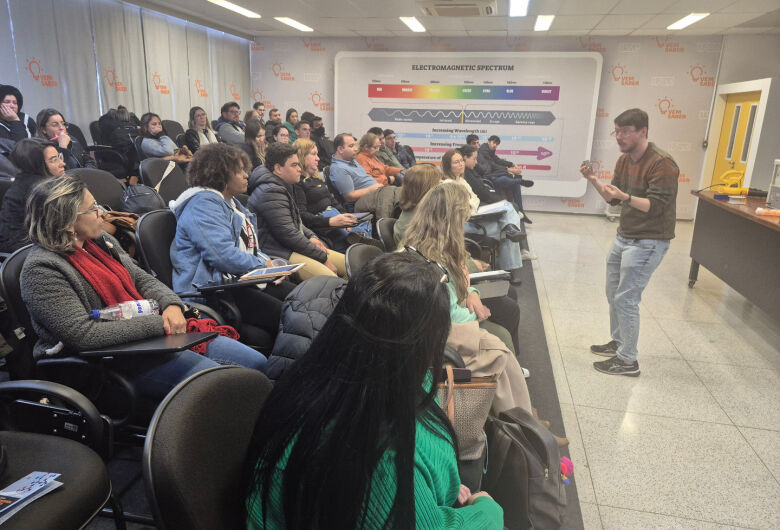 "Programa Vem Saber" (IFSC/USP) recebe a visita de quarenta professores da região de José Bonifácio