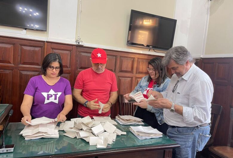 Filiados elegem nova direção do PT em São Carlos