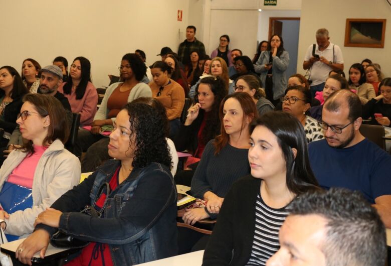 Novos professores iniciam trabalhos após recesso na rede municipal 