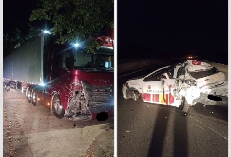 Carro de concessionária fica destruído após ser atingido por carreta na SP-348