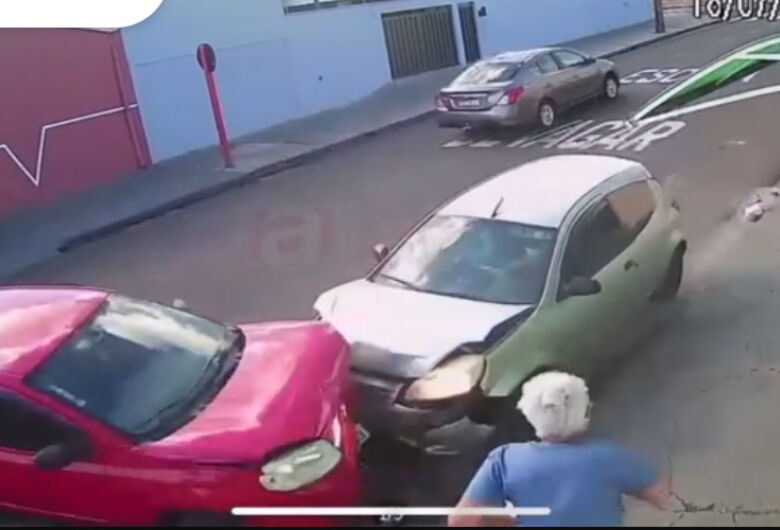 Câmera de segurança flagra acidente no Boa Vista; veja vídeo 