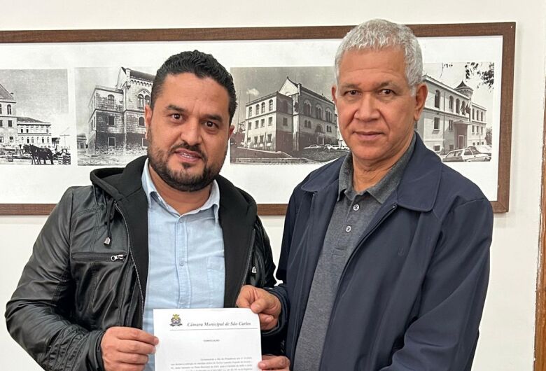 Moisés Lazarini toma posse como vereador no lugar de Leandro Guerreiro