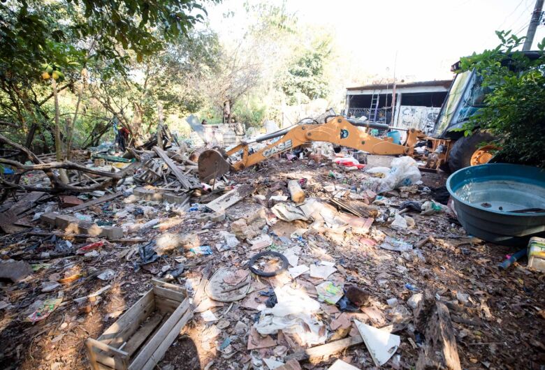Mais de 150 toneladas de entulho são retirados no Santa Angelina