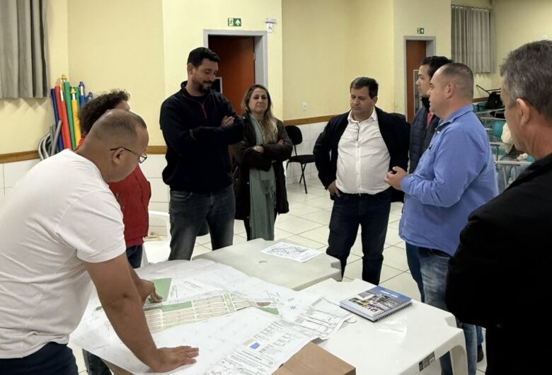 Paulo Vieira e vice-prefeito Roselei anunciam ampliação de pontos de ônibus no Ipê Mirim